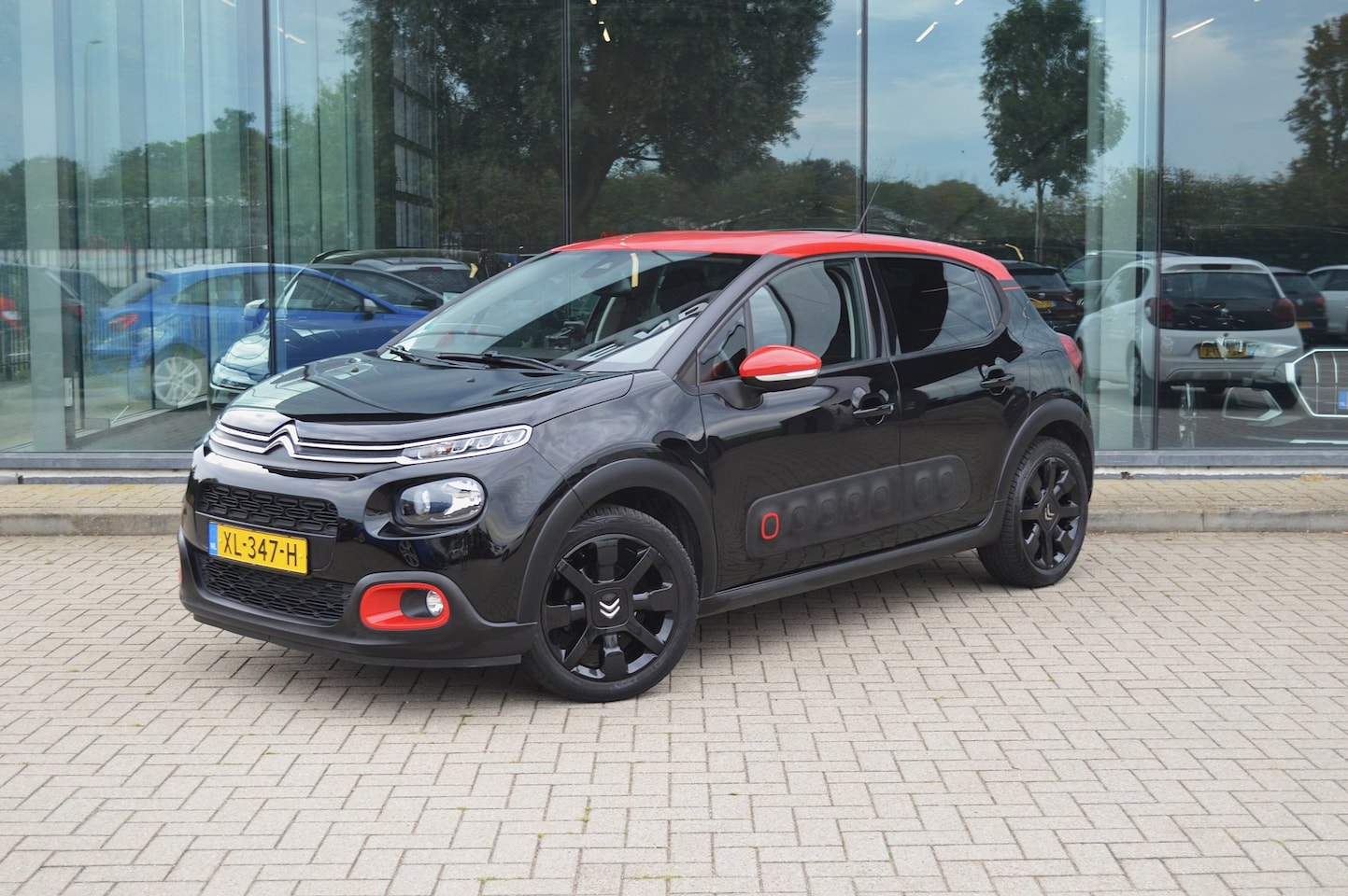 Citroën C3 - 1.2 PureTech S&S Shine | Cruise | Camera | Navi | Bluetooth - AutoWereld.nl