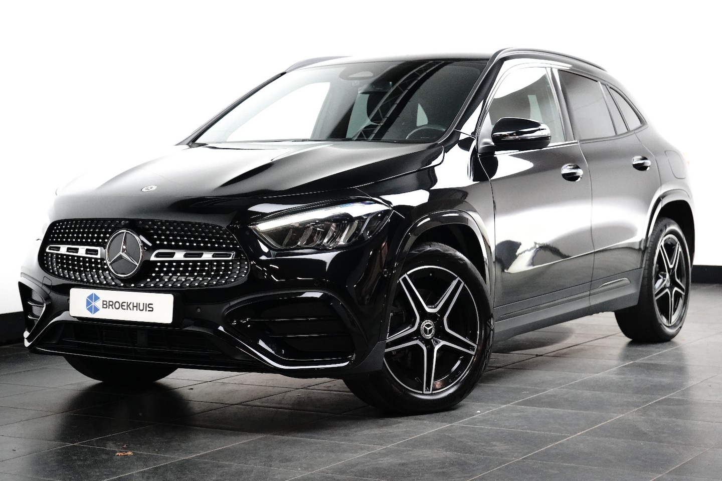 Mercedes-Benz GLA-Klasse - 250 e Star Edition AMG Line 218PK | 360 camera | Adaptieve Cruise Control | Sfeerverlichti - AutoWereld.nl