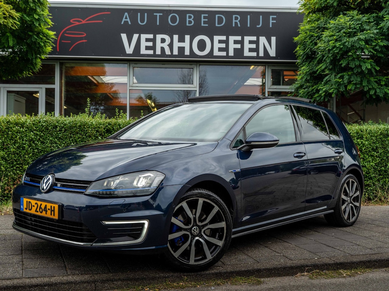Volkswagen Golf - 1.4 TSI GTE | PANORAMA | ZWART LEER | APPLE CARPLAY | PARKEER CAMERA !! - AutoWereld.nl
