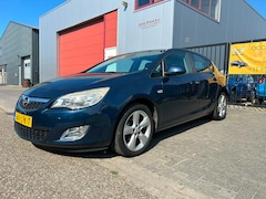Opel Astra - 1.4 Turbo Edition Airco/Cruise/17" LM/Regensensor/Eye/Lange APK