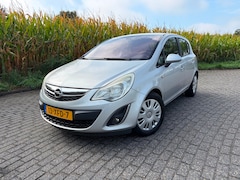 Opel Corsa - 1.3 CDTi EcoFlex S/S Anniversary Edition ziet er heel netjes uit loopt goed