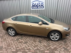 Opel Astra - 1.4 Turbo Edition