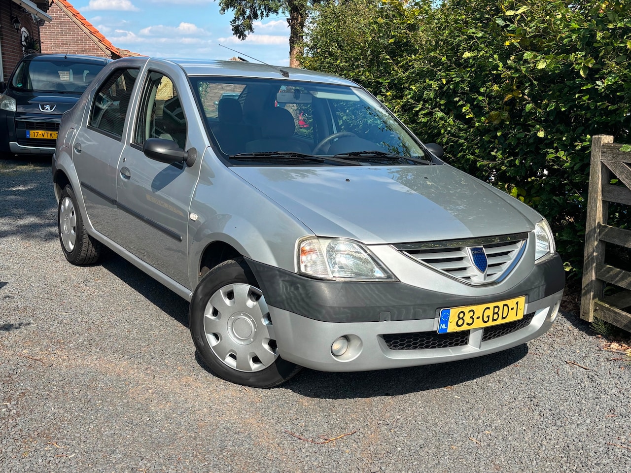 Dacia Logan - 1.6 Lauréate |AIRCO|APK 9-2027|NIEUWE DISTRIBUTIE - AutoWereld.nl
