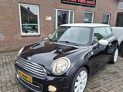 MINI 3-Deurs - 1.6 Cooper Chili. Zeer netjes & goed onderhouden O.a. airco, cruise, leder, lichtmetaal. P