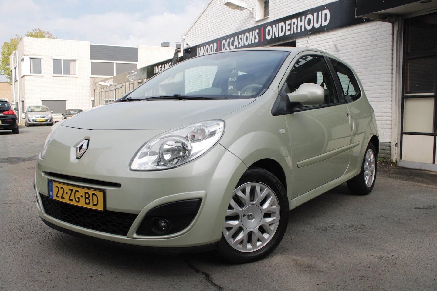 Renault Twingo - 1.2-16V Initiale Automaat | Airco | Cruise control | Elec ramen | Leer - AutoWereld.nl