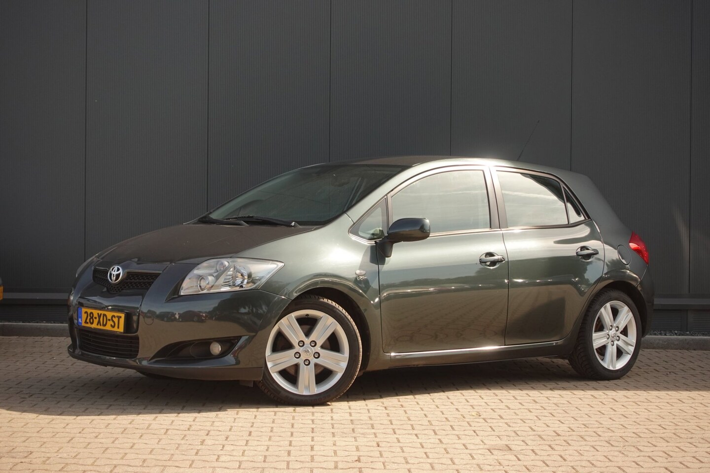 Toyota Auris - 2.2 D-4D Luna Business 2.2 D-4D Luna Business - AutoWereld.nl