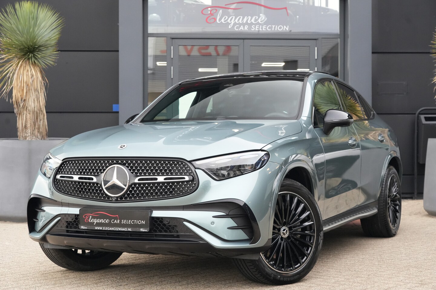 Mercedes-Benz GLC-klasse Coupé - 300e 4MATIC AMG Line | 313 PK | AMG Line | Panoramadak | 360° Camera | Burmester | Mercede - AutoWereld.nl