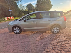 Peugeot 5008 - 1.6 VTi ST 7p. / APK 01-10-27