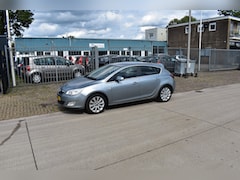 Opel Astra - 1.4 Turbo Cosmo