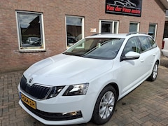 Skoda Octavia Combi - 1.0 TSI Greentech Ambition Business. Cruise, carplay, afn. trekhaak, navi, bluetooth, park