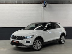 Volkswagen T-Roc - 1.5 TSI Sport 150pk / LED / Navi / Clima / Parkpilot / Stoelverwarming