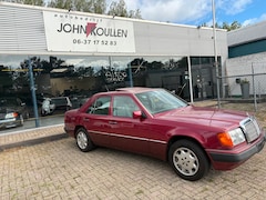 Mercedes-Benz 200-500 (W124) - 230 E