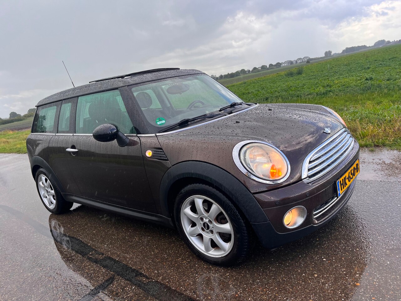 MINI Clubman - 1.6 Cooper / pano / leder. Nwe apk ! - AutoWereld.nl