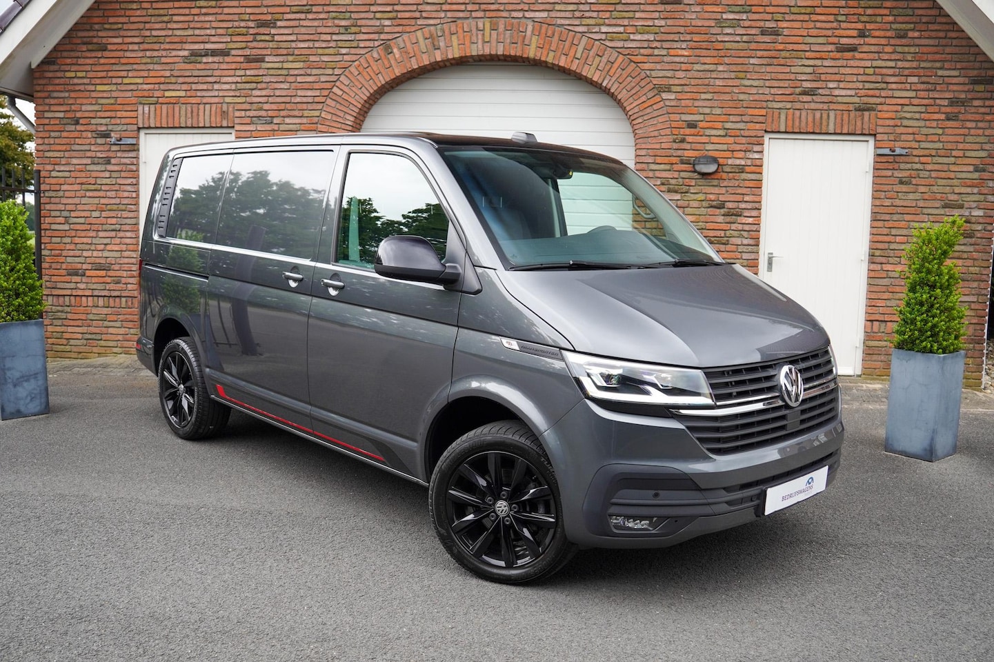 Volkswagen Transporter - T6.1 Edition 150PK DSG L1H1 NAVI - STOELVERWARMING - LED - Voorruitverwarming - AutoWereld.nl