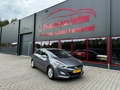 Hyundai i30 - 1.6 GDI i-Motion Plus / Camera / PDC / Navi / Cruise / Clima / Trekhaak / 6-Versnell. /