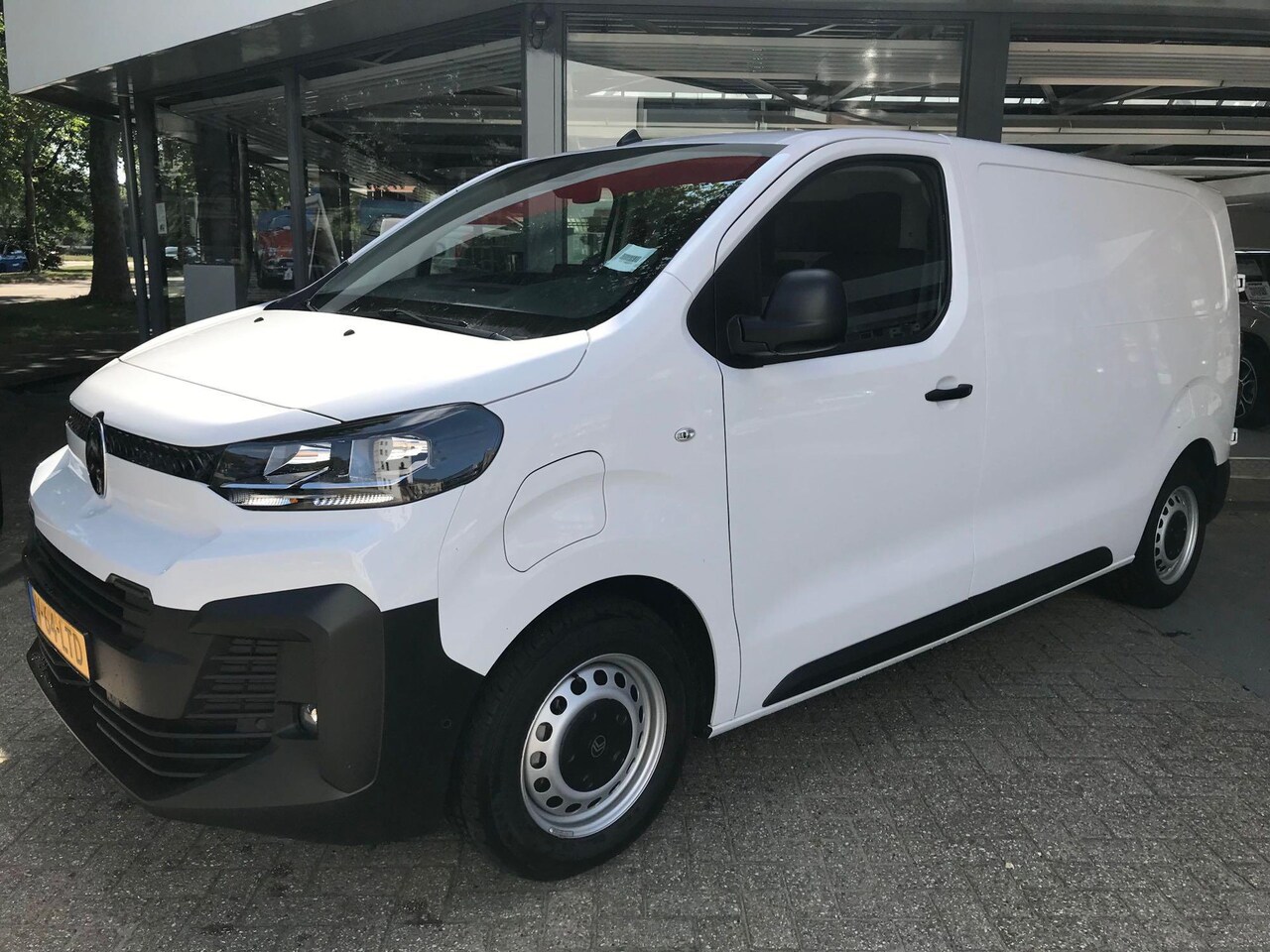 Citroën ë-Jumpy - L2 136 75 kWh | Surround NAV | 3 zitpl - AutoWereld.nl