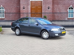 Skoda Octavia - 1.8 TSI Ambiente / Airco / Trekhaak / Pdc / Cruise control / Nap