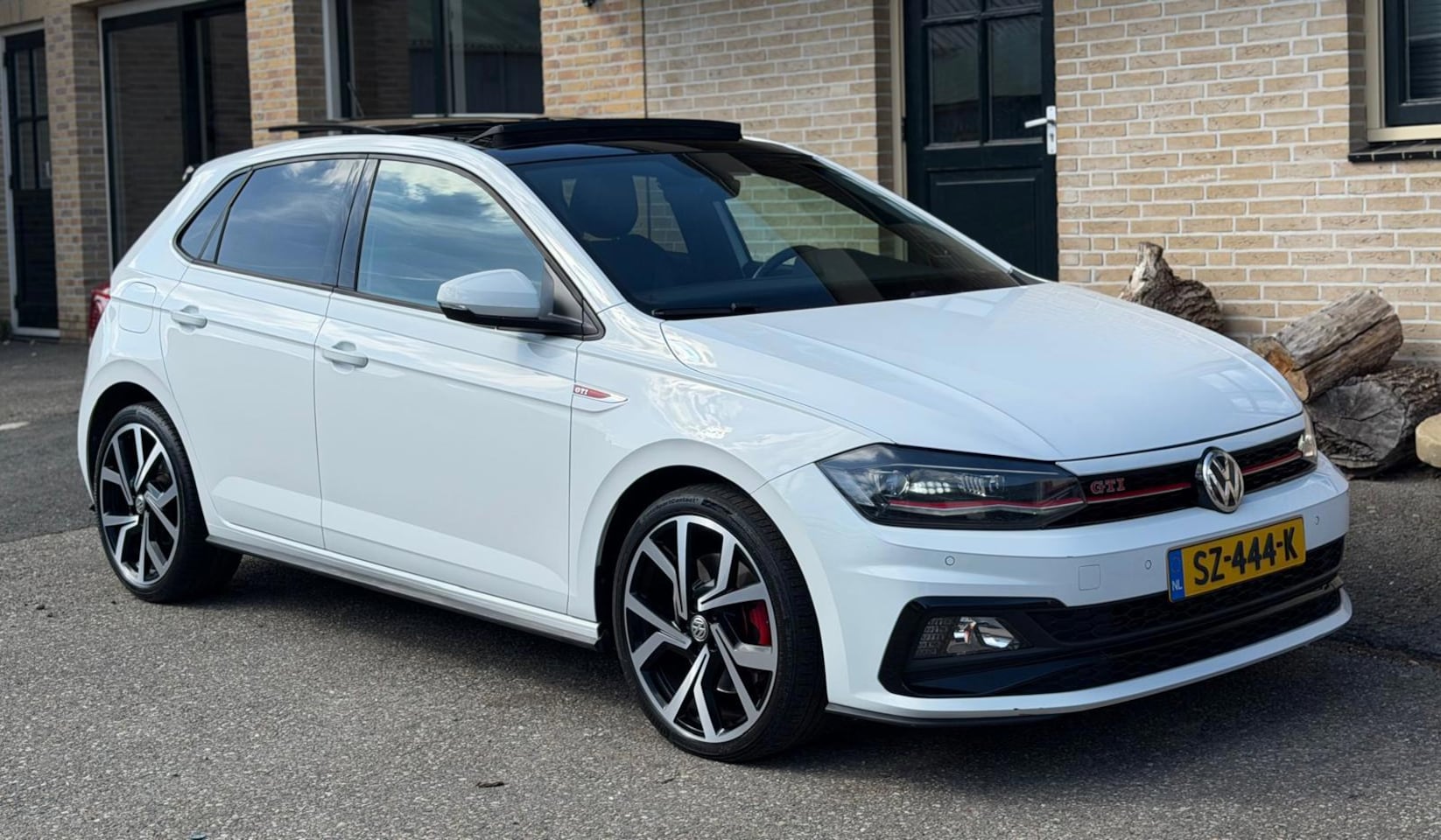 Volkswagen Polo - 2.0 TSI GTI DSG | PANO | CAM| CLIMA | BEATS - AutoWereld.nl
