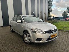 Kia Cee'd - 1.4 CVVT X-tra Airco-Elekpakket-Trekhaak-Isofix