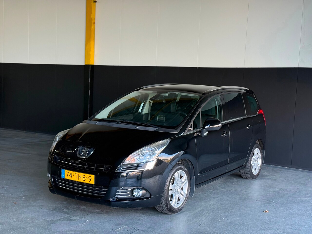 Peugeot 5008 - 1.6 THP AUTOMAAT 7-PERSOONS LEDER/PANORAMA/DVD! SUEPR STAAT! - AutoWereld.nl