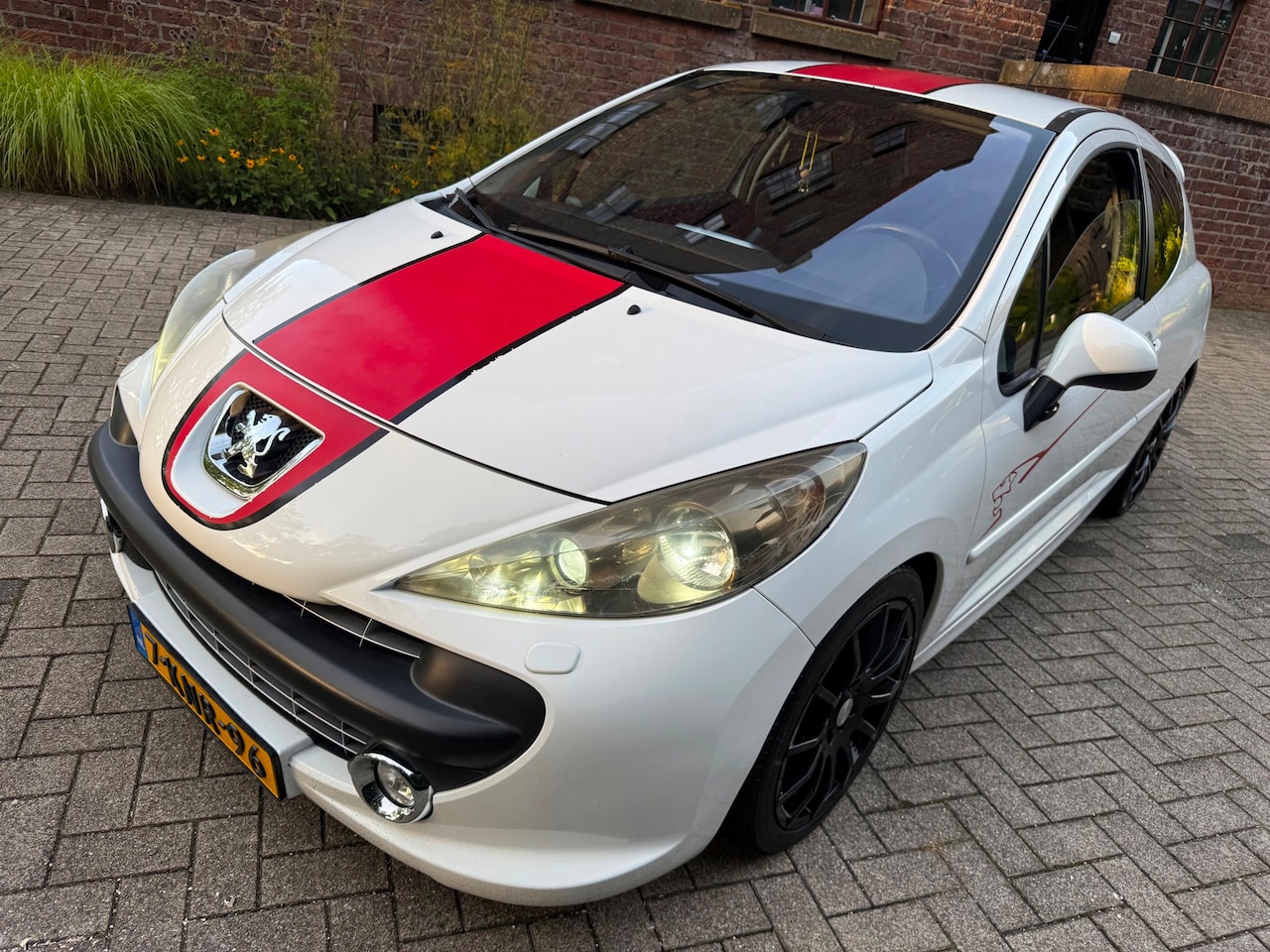 Peugeot 207 - 1.6-16V T Le Mans Top Uitvoering Check - AutoWereld.nl