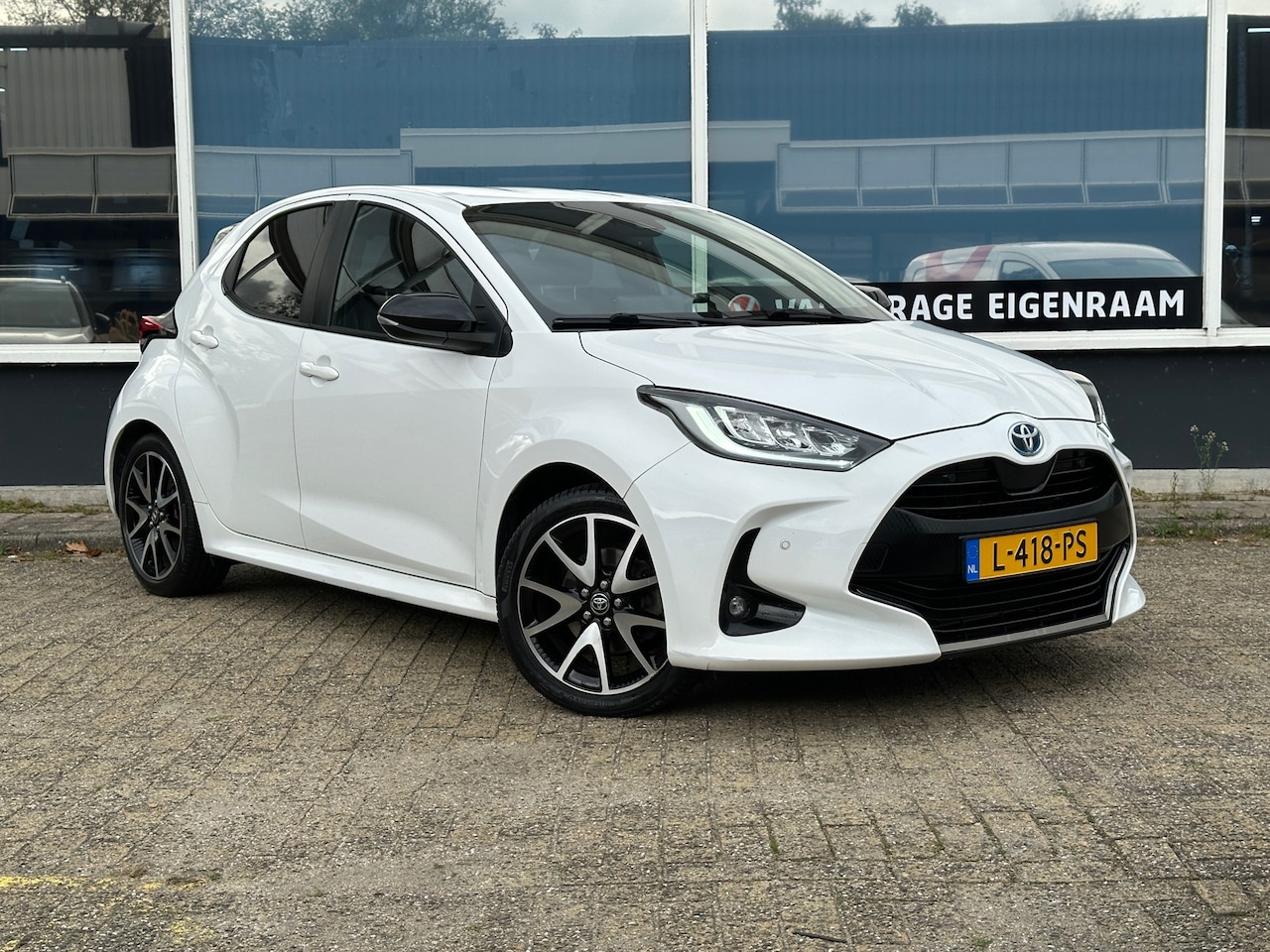 Toyota Yaris - 1.5 Hybrid Executive/HUD/JBL/BLINDSPOT/LEDER - AutoWereld.nl