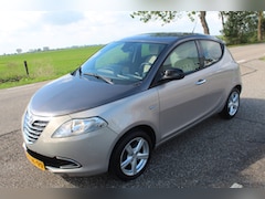 Lancia Y(psilon) - Ypsilon 0.9 TwinAir Gold // AUTOMAAT / 5-DRS //
