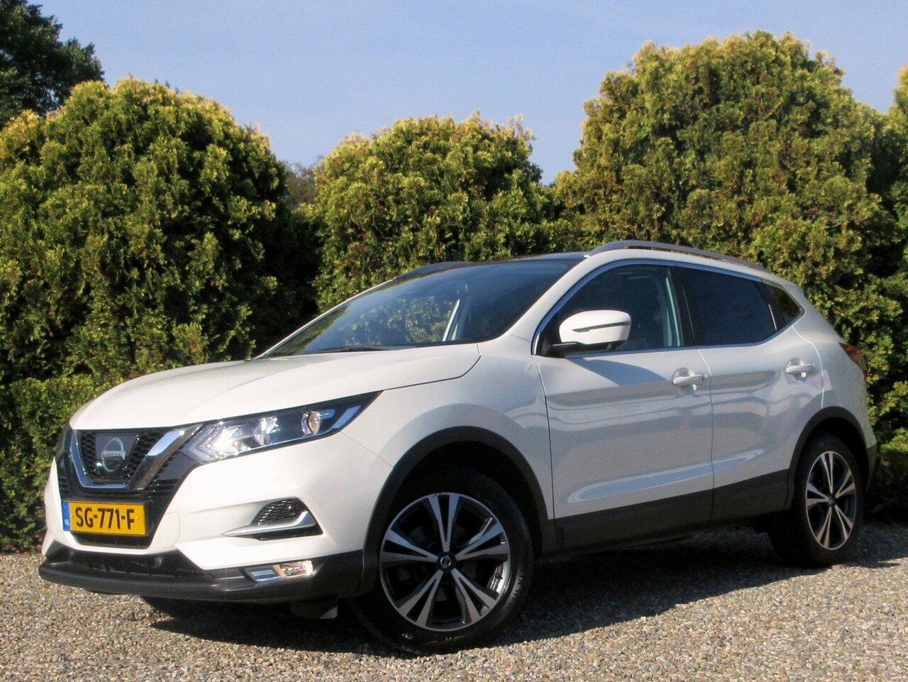 Nissan Qashqai - 1.2 N-Connecta * 360cam * Pano * Trekhaak * - AutoWereld.nl