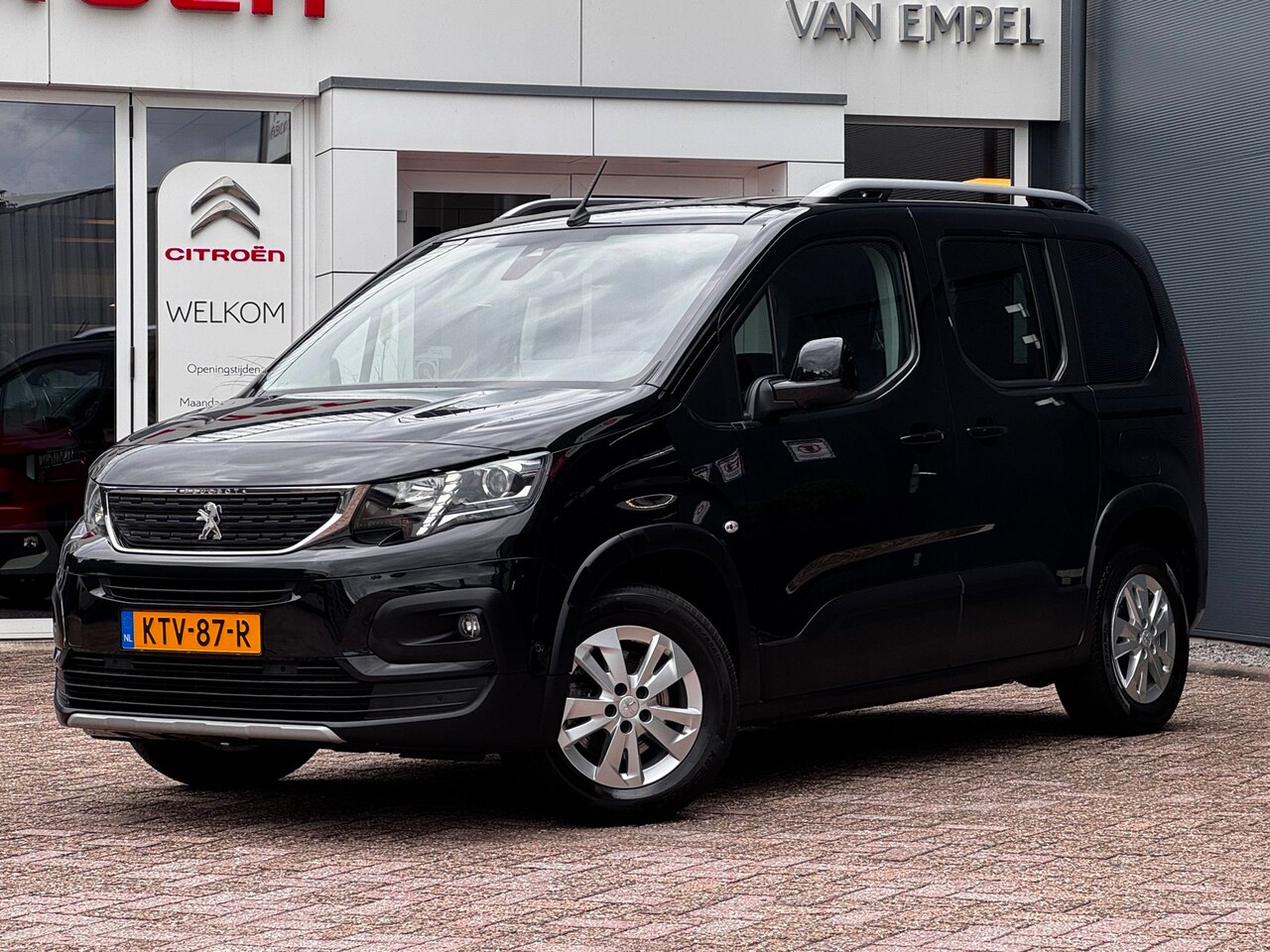 Peugeot Rifter - 1.2 PureTech Allure | Automaat | Trekhaak | Distributieriem vervangen| Camera | Climate Co - AutoWereld.nl