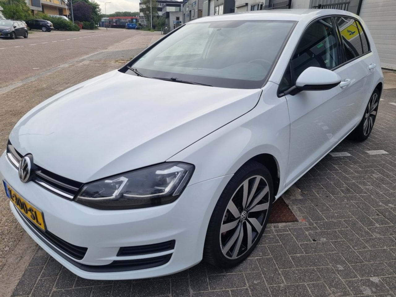 Volkswagen Golf - 1.2 TSI Easyline sportieve look - AutoWereld.nl