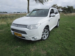 Mitsubishi Outlander - 2.0 PHEV Instyle+, Lees tekst