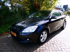 Kia Pro cee'd - 1.4 CVVT X-ecutive 90pk Clima Cruise Leder Navi