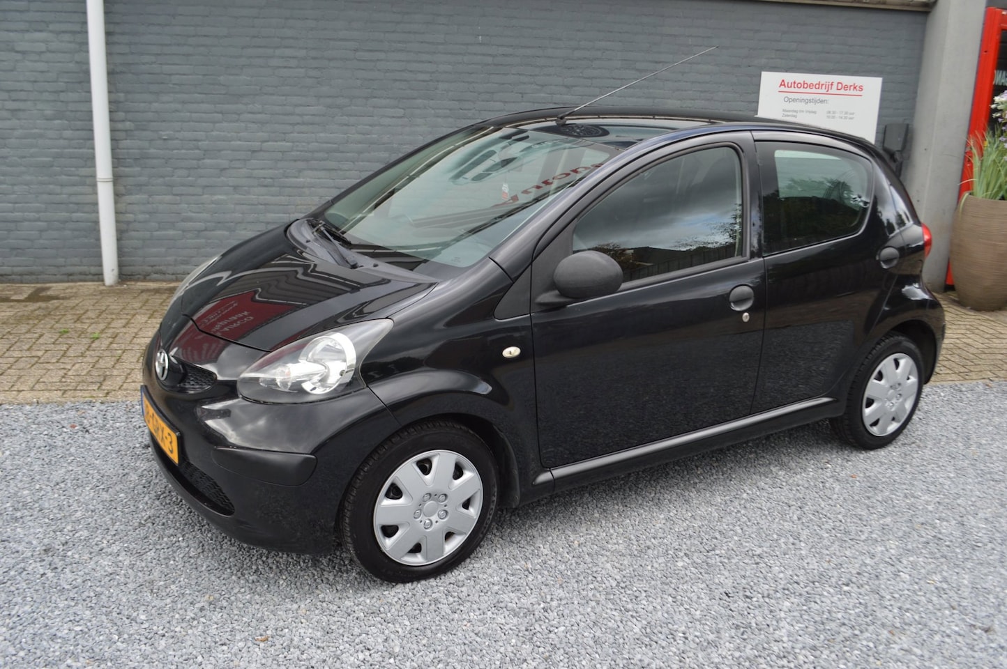 Toyota Aygo - 1.0-12V Airco | Stuurbekrachtiging | 5 Drs | Jaar Garantie - AutoWereld.nl