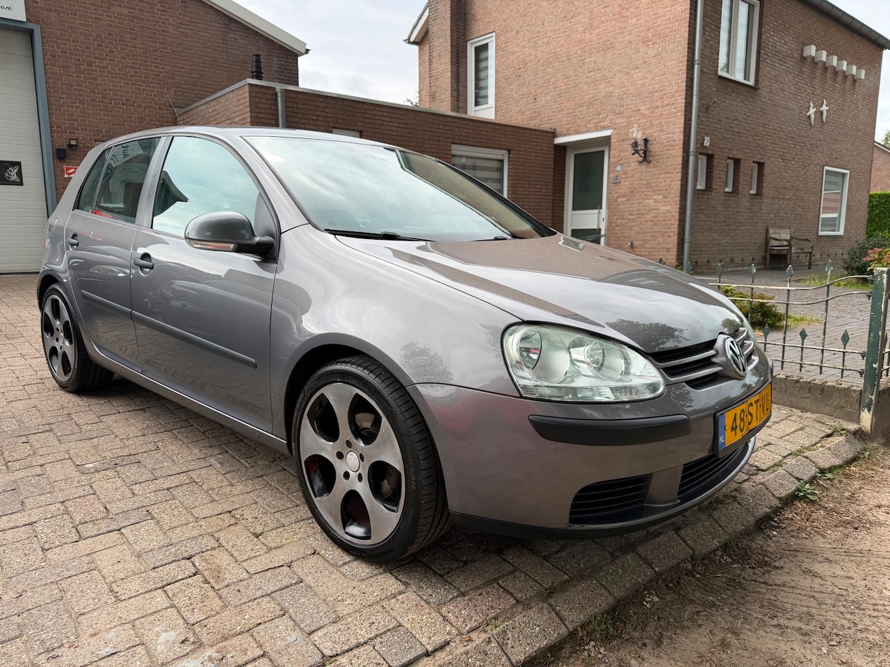 Volkswagen Golf - 1.6 FSI Turijn 1.6 FSI Turijn *NIEUWE APK* - AutoWereld.nl