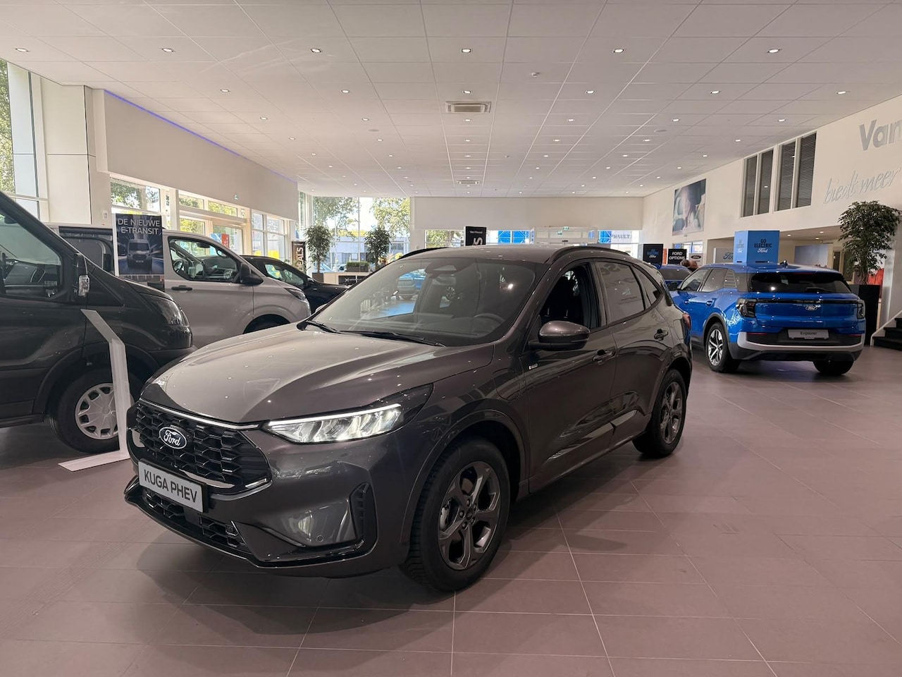 Ford Kuga - St- Line Nu met 7450,- voordeel |  van 48395 voor 40945 euro | winterpack | Trekhaak | All - AutoWereld.nl