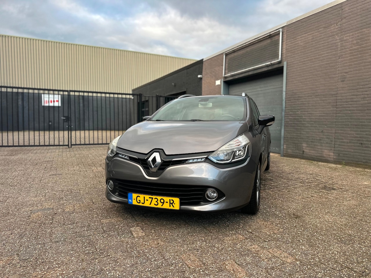 Renault Clio Estate - 0.9 TCe Night&Day Clima Cruise Navi Keyless LM-Wielen APK NAP. - AutoWereld.nl
