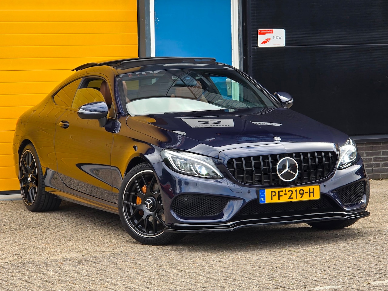 Mercedes-Benz C-klasse Coupé - 200 AMG 63 Look / Aut / Cognac Leder / Navi / Burmester / Open Pano / Ecc / Elek Pakket / - AutoWereld.nl