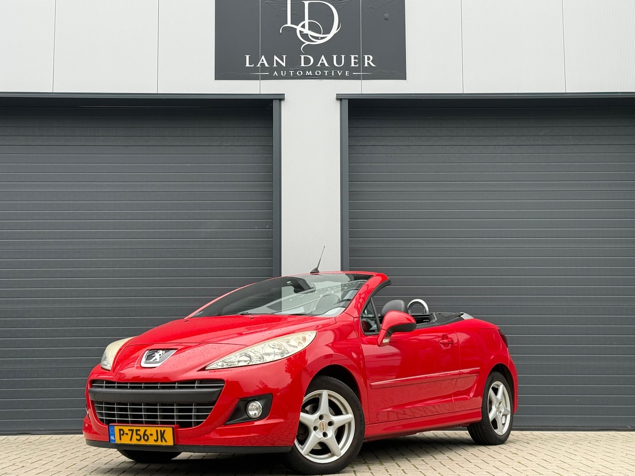 Peugeot 207 CC - 1.6 VTi Griffe / LAGE KM / LEDER STOELVERWARM - AutoWereld.nl