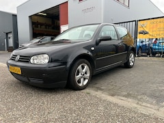 Volkswagen Golf - 1.4-16V Master Edition Airco LM Trekhaak Verzwaarde Vering APK
