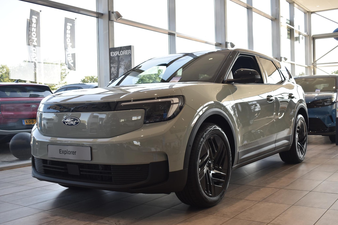 Ford Explorer - Collection Extended Range RWD 79 kWh | Nieuw Te Bestellen | Driver Assistance Pack | Bang - AutoWereld.nl