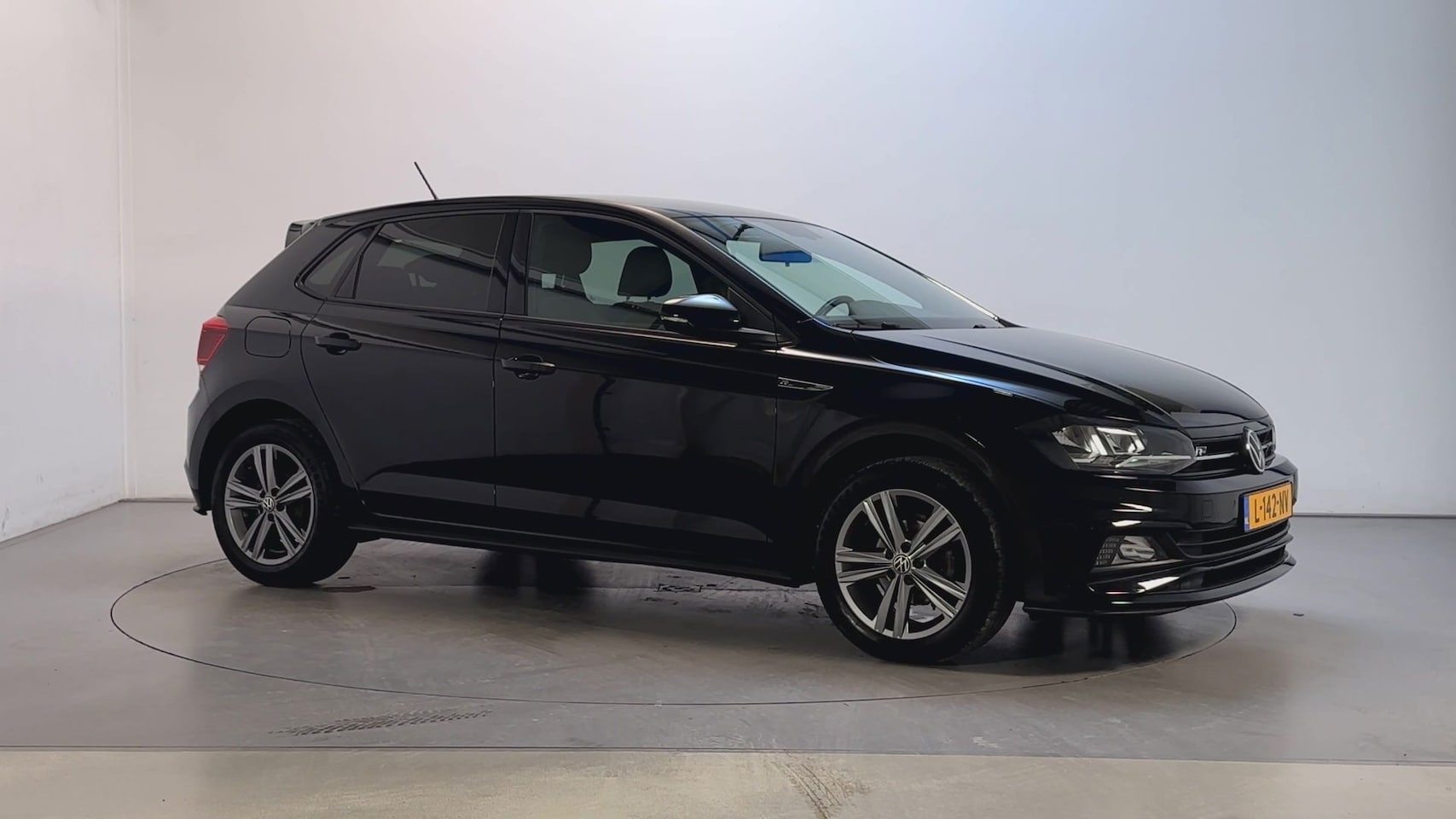 Volkswagen Polo - 1.0 TSI Highline Business R R-Line Virtual Cockpit Parkeersensoren Navigatie DAB+ - AutoWereld.nl