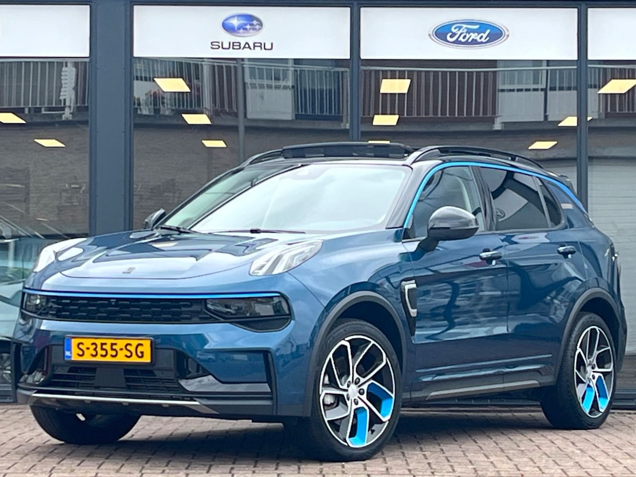 Lynk & Co 01 - 1.5 Plug-in Hybrid | SOH 93,3% | Panoramadak | Infinity Sound | Camera | Adaptive Cruise C - AutoWereld.nl