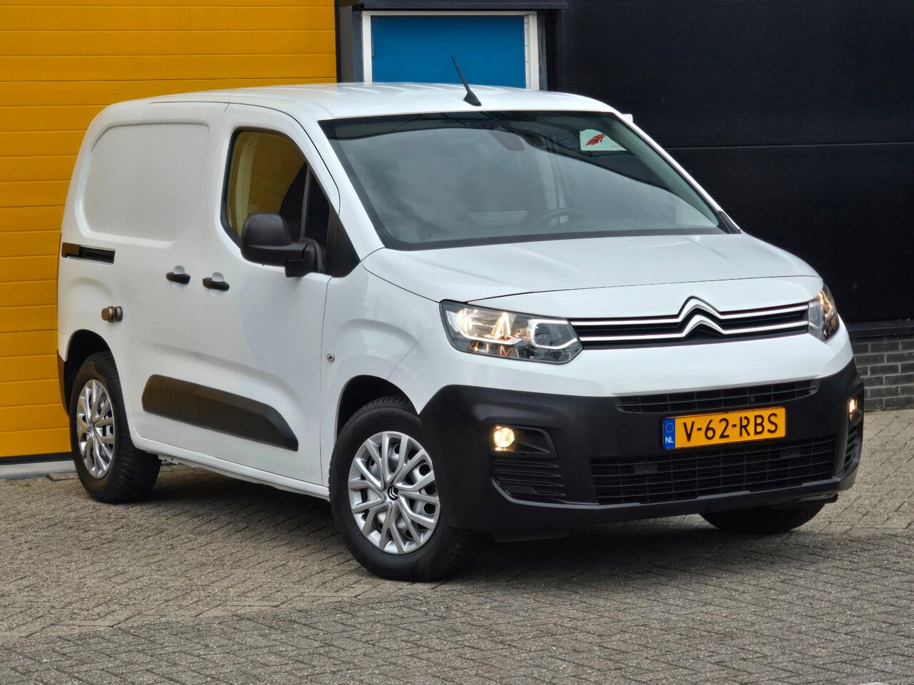 Citroën Berlingo - 1.2 / AUT / 3 Zits / Navi / Airco / Cruise Control / Schuifdeur / F1 Flippers / Extra Slot - AutoWereld.nl
