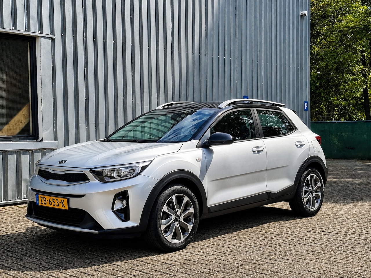 Kia Stonic - 1.0 T-GDi DynamicLine / Airco / Zwart dak / NL auto - AutoWereld.nl