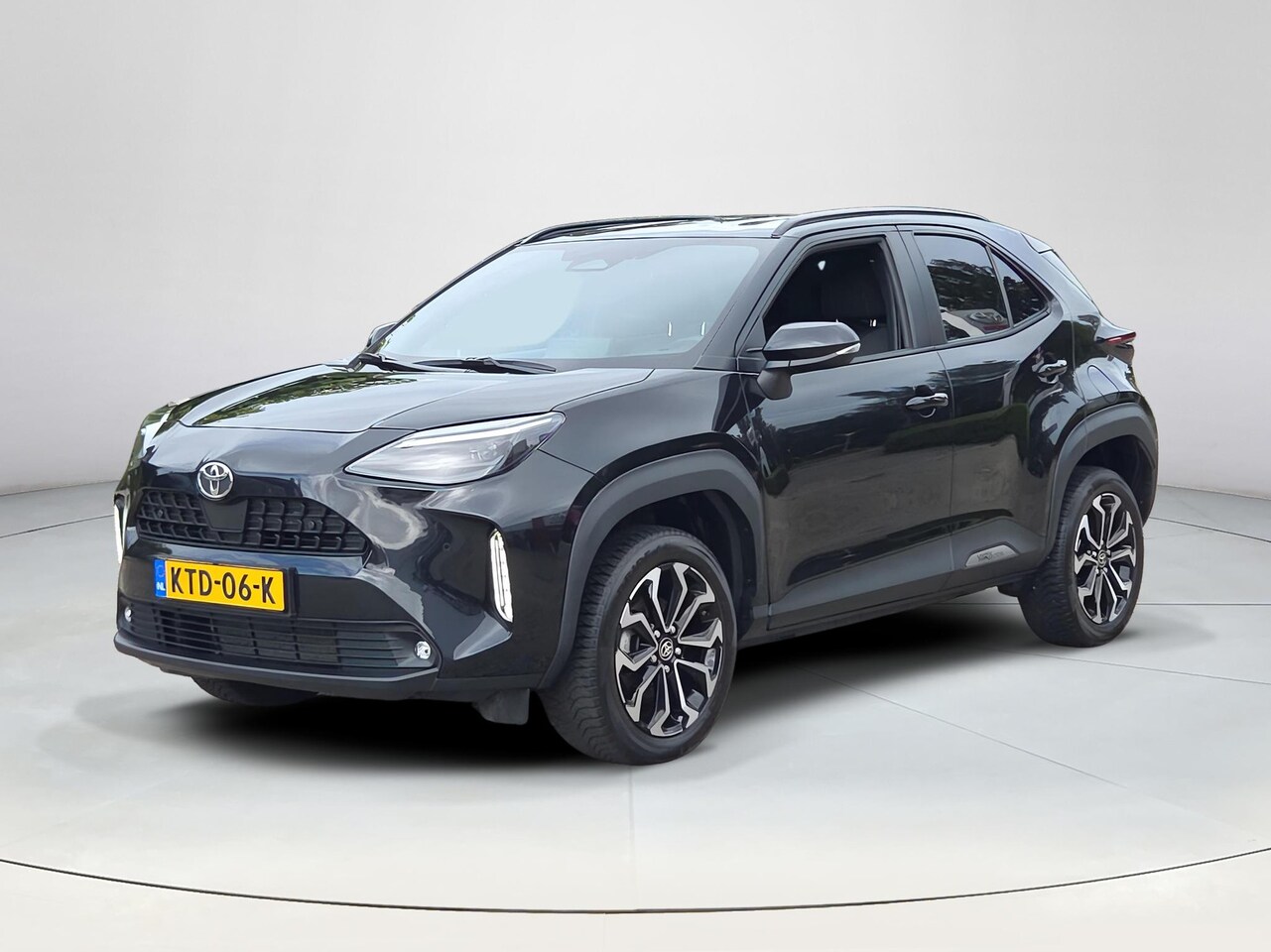 Toyota Yaris Cross - 1.5 Hybrid 115 Dynamic Plus | Apple CarPlay | Parkeersensoren | Stoelverwarming | Rijklaar - AutoWereld.nl