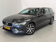 Volvo V60 - 2.0 T5 Momentum / NL-auto / Leder / CarPlay / Trekhaak