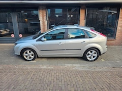 Ford Focus - 1.6-16V Futura