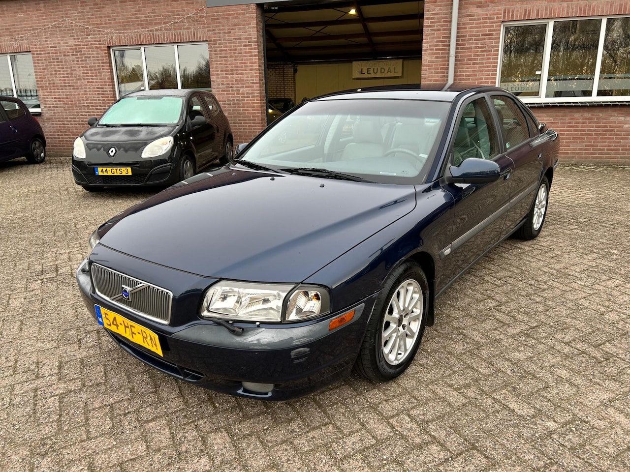 Volvo S80 - 2.4 Climate Line // Nieuwe APK // lage km-stand - AutoWereld.nl