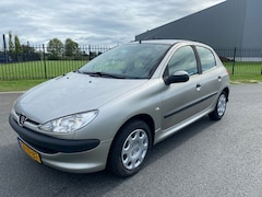 Peugeot 206 - 1.4 One-line|5 drs| Airco|Apk 6-2027|Bj 2006|NAP