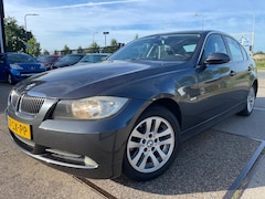BMW 3-serie - 320i High Executive